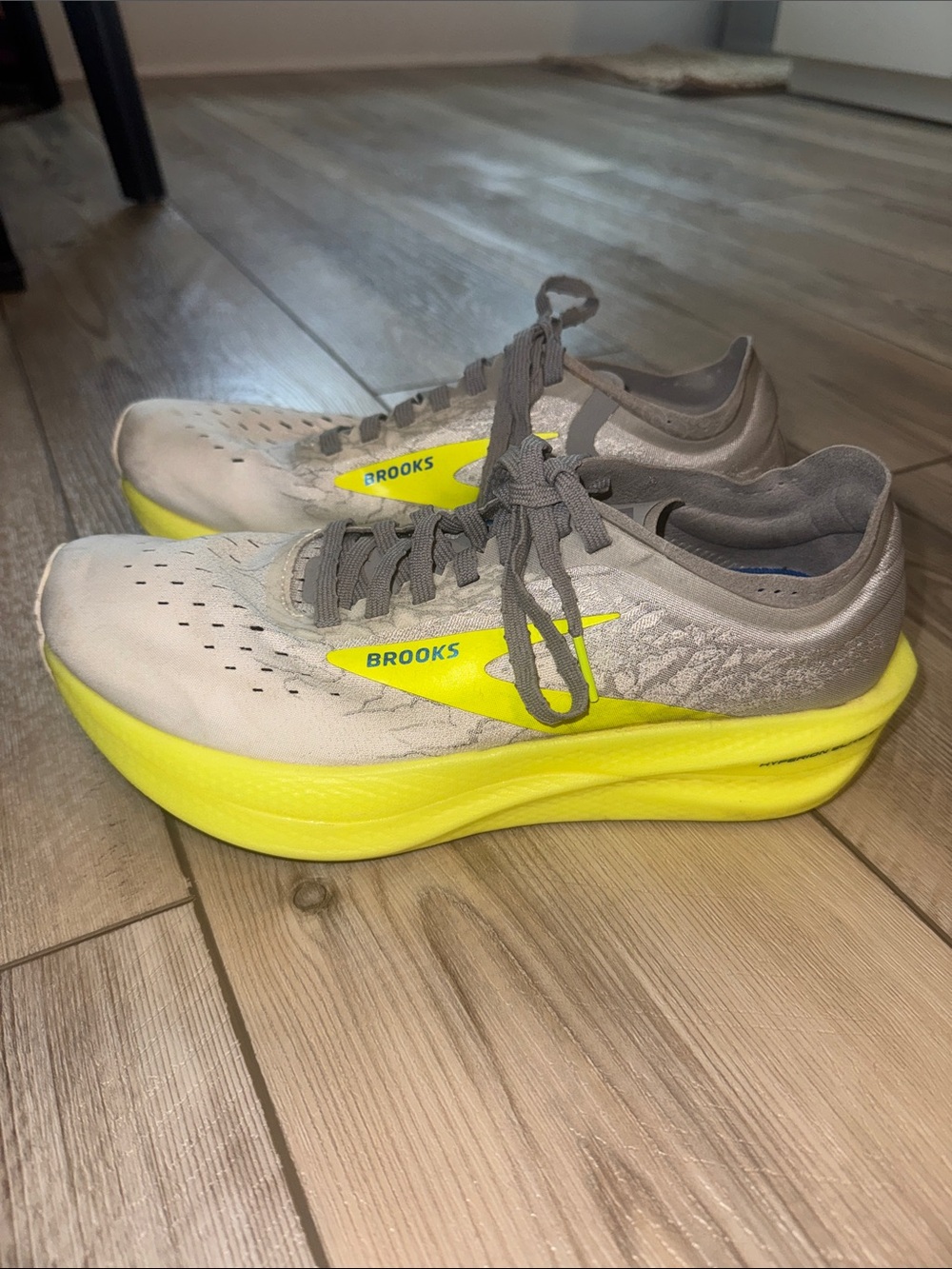 Brooks Women's Gray and Neon Yellow Running Shoes